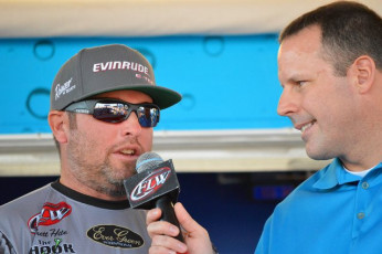 DD888D74-6FF3-4E76-BB75-661EC7A7D71E