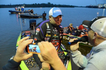 DDABF8F7-F3FD-4D1D-9D0A-2BF29E4D676F