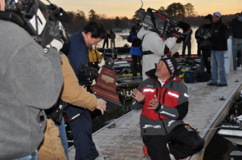 DE5B0CDF-6BEC-4D48-B498-851BBA88214F