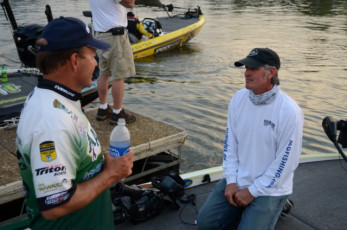 DE728FB7-2B20-415C-97BC-B69CD4711714