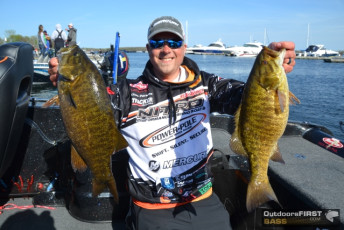 DE7B5381-5441-413C-8B75-13B9A561D049