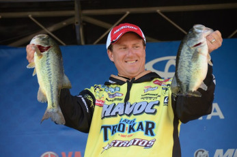 DE9EA60F-1933-4C4E-906D-1E34AE79C48D