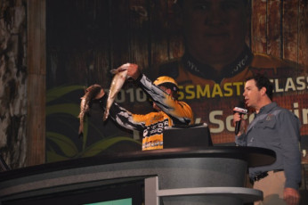 DFDCF363-119F-4AA6-BB78-0739043836D6