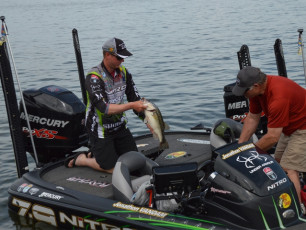 DFECF5A3-C2B5-4847-BFEE-F5399D7B94C3