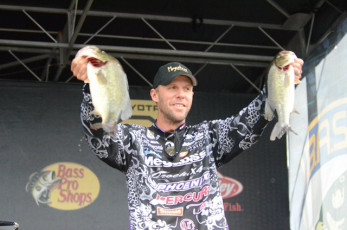 E18FD4F8-3CF5-4BD6-9E56-68495048A83F