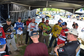 E246D984-CD8C-4A77-87EE-B33C2702F4DF