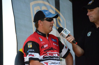 E3AAADB3-8972-490D-9108-97B17364E21A