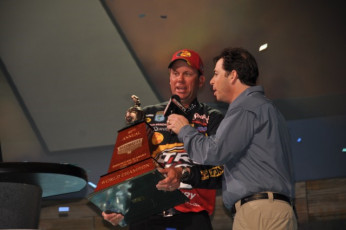 E40D02BA-B2DA-4992-84F1-D152D8C845DD