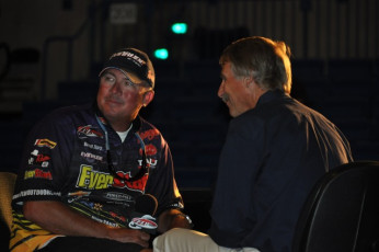 E4F0A7C2-399E-4477-89FB-8B8BD325E8F7