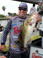 E6143586-5E14-481E-AF4F-6C5C7AA3CD94