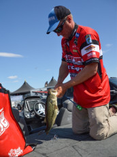 E6787DC0-28D2-45FC-BC07-06F0021FECFF