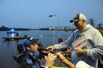 E6895F4C-B0A9-4BDF-8725-C5F3E048B217