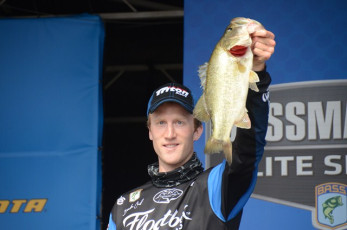 E9F74846-16A9-48AE-9788-5948F369488C