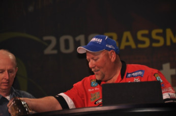 EAA034F8-B34F-4494-81CD-1235B2750A37