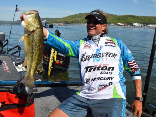 EAFA0BD1-7F67-4CFF-B8FA-8789AC7D03AA