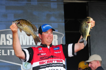 EB4BD4C9-3D40-49E9-9200-C59609F91334