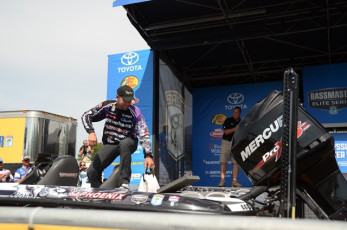 EB745A68-A3E5-4944-A3FF-7DC7B28AB860