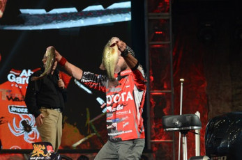 EBC08C13-69D8-4FB8-948D-5B7044EB8460