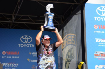 EC593E1E-0B59-4EFD-90AB-458D7A3B8165