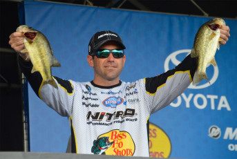 EE693F40-8600-43CD-817F-BBEF0CB68C9E