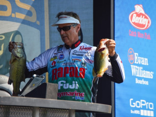 EF093CF4-4F9A-471C-A51B-E4710C1C9B63