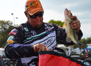 EF5EF85B-0B3A-4FDD-9BD0-B6F972C0213D