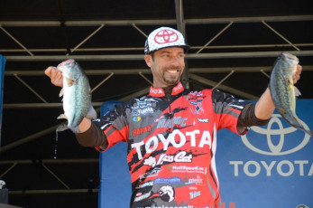 EFA42E3B-3EB2-48D1-B8CC-BF99898AA513