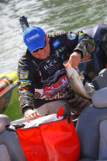 F06091AE-7690-40AC-88CB-31A389935FD7