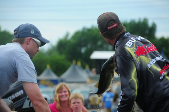 F405AA0A-DA85-4763-829B-AF2EAED2C397