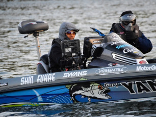 F43DC31F-51D7-4FD5-BC1C-6D103FE4290A