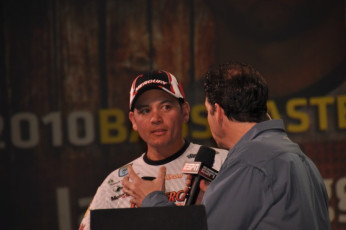 F669E5D9-52E0-4D62-A6E6-C83CE0ECE639