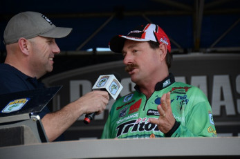 F6DBD8F6-7898-4498-883D-9753929AB624