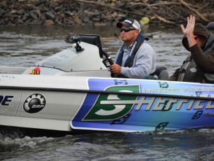 F8B8CBF2-2C66-4715-9B4F-5C48FF29C761