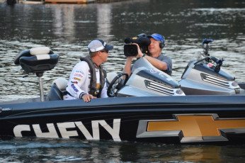 F90FA1F7-0640-4C82-8679-8B7F90CFCCF8