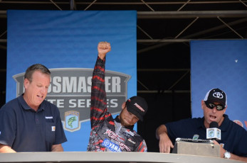 FAE09916-5659-4EEE-B7E6-1A883F5ECA45