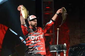 FAEE01CD-2C7E-4956-81CC-21290E290CA1