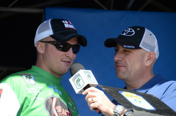 FB433495-CC0E-4E4B-83A9-D66492F65C91