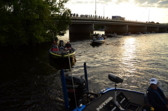 FBB6AFF5-38A4-4626-BC52-45C1C7F89066