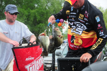 FDD418A9-863C-41DF-8F65-4AC07782136F