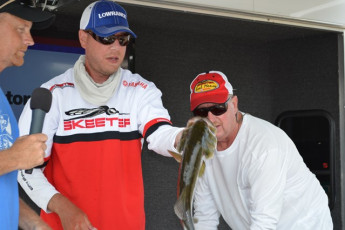 FDFAE444-6C8F-4544-A208-8C944F2D3E52