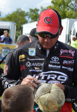 FE784327-5E53-44A6-9C1A-7E2DB0F53D54