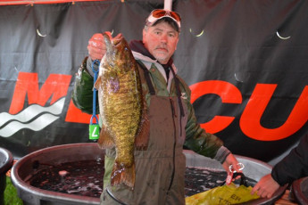 FF2EAE41-12F9-420C-9BA1-69C64C8B6A01