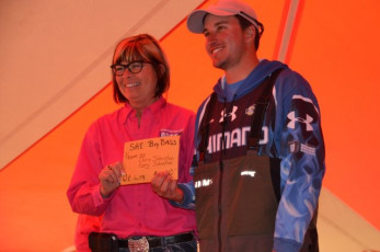 FF8A65FB-5161-4238-B8F6-D06BADC36A2D