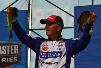 FFEF31B7-B1AF-4258-BBE8-E890396A809E