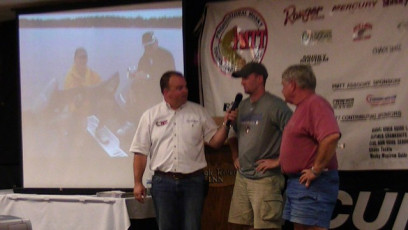 12037F94-6705-41F3-8EEF-5C4FAAAE8E51