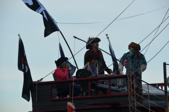 15BBB6C8-4DA8-413B-9C73-03C117A5F538