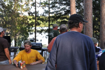 75CB909D-6010-4F3F-B63F-447C181AD92A