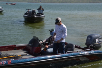 78B05098-72BB-40CC-A1DE-F35DC46ED8AB