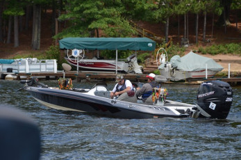 7C4C1C3D-F6EB-40F5-A5F8-15FC355EFCAA