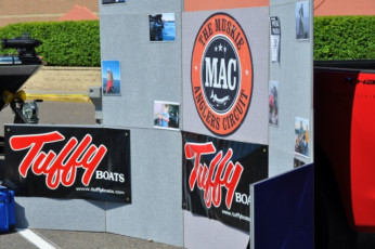 8D4D06D5-09EE-48B7-84DC-3DA2CBEFCA39